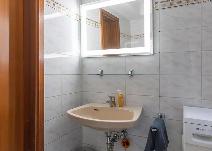 Kompakt Und Gemuetlich 1-zimmer-apartment * ראטינגן